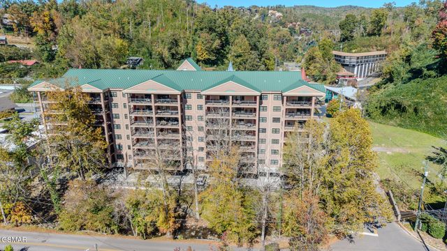 210 Roaring Fork, Gatlinburg, TN 37738
