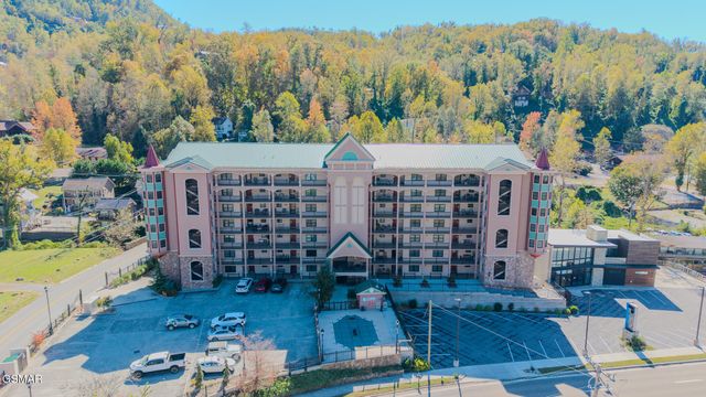 210 Roaring Fork, Gatlinburg, TN 37738