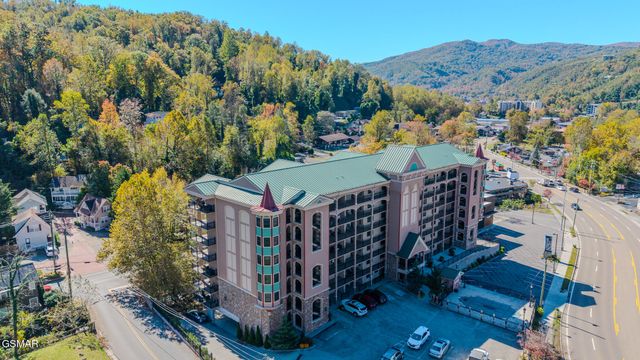 210 Roaring Fork, Gatlinburg, TN 37738