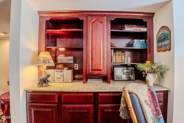 210 Roaring Fork, Gatlinburg, TN 37738