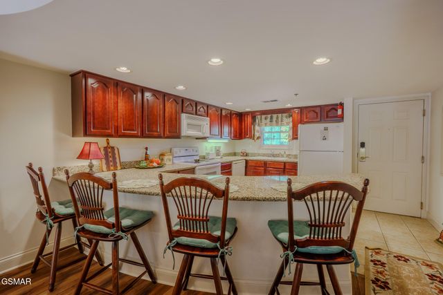 210 Roaring Fork, Gatlinburg, TN 37738