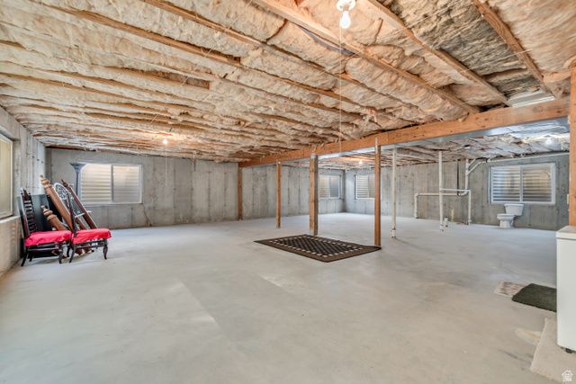 9316 S AVIGNON PL, West Jordan, UT 84088