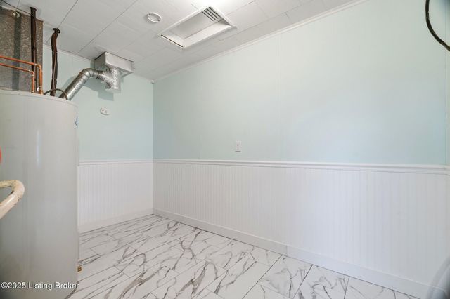 239 Granvil Dr, Louisville, KY 40218