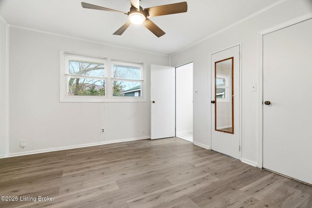 239 Granvil Dr, Louisville, KY 40218