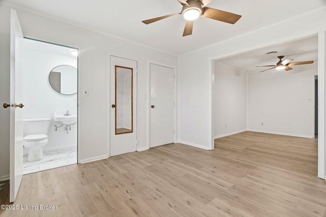 239 Granvil Dr, Louisville, KY 40218