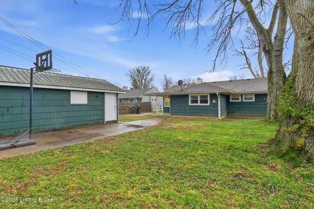 239 Granvil Dr, Louisville, KY 40218