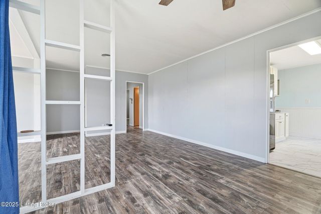 239 Granvil Dr, Louisville, KY 40218