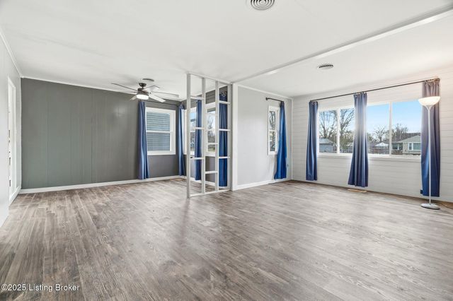 239 Granvil Dr, Louisville, KY 40218