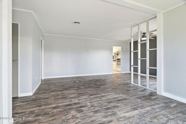 239 Granvil Dr, Louisville, KY 40218