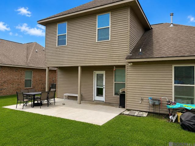 8643 Hackberry Ridge Ave, Zachary, LA 70791