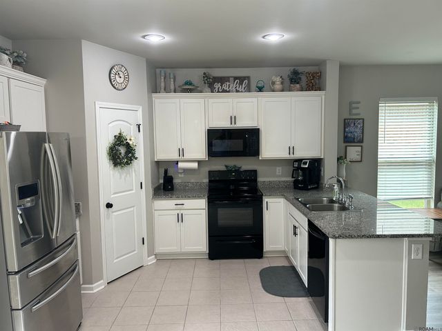 8643 Hackberry Ridge Ave, Zachary, LA 70791