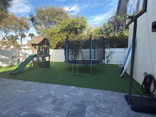 6118 Vista Linda Ln, Boca Raton, FL 33433