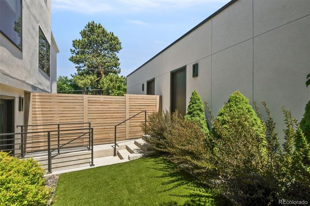 288 Monroe Street, Denver, CO 80206