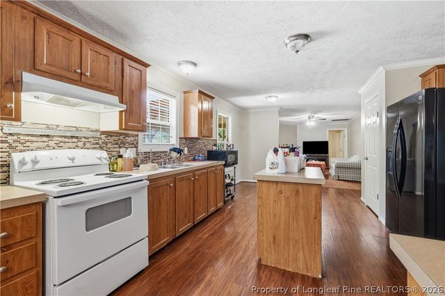 310 Maysville Ln, Tar Heel, NC 28392