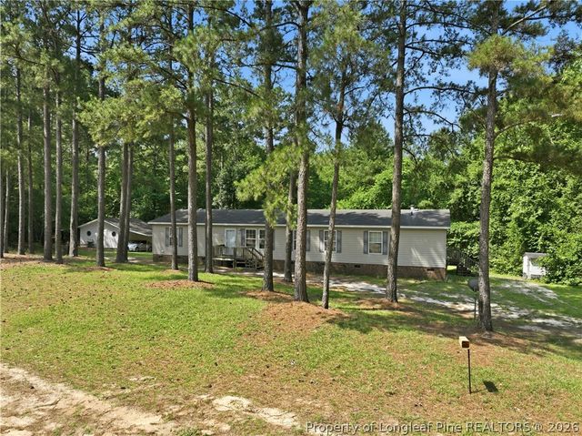 310 Maysville Ln, Tar Heel, NC 28392