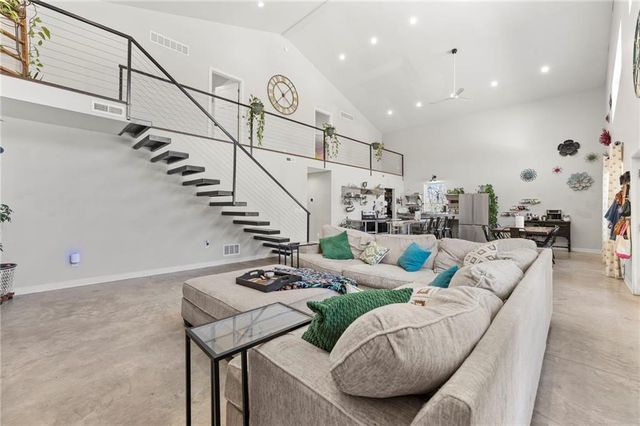 2906 N Twyman Road, Independence, MO 64058