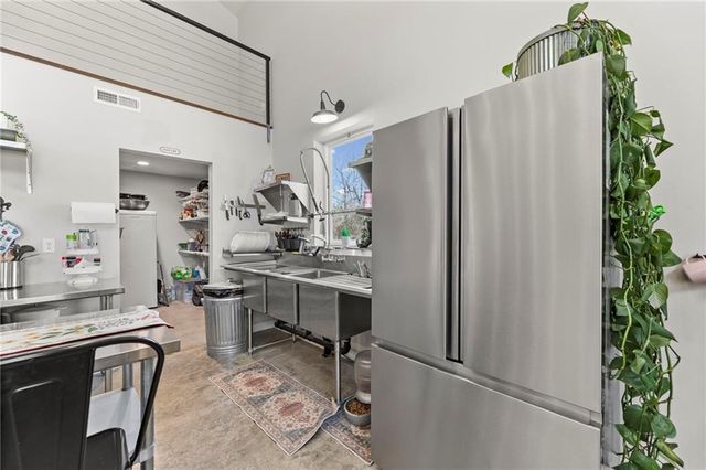 2906 N Twyman Road, Independence, MO 64058