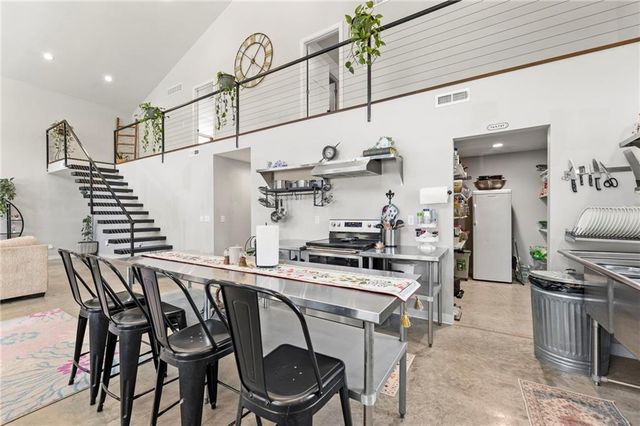 2906 N Twyman Road, Independence, MO 64058