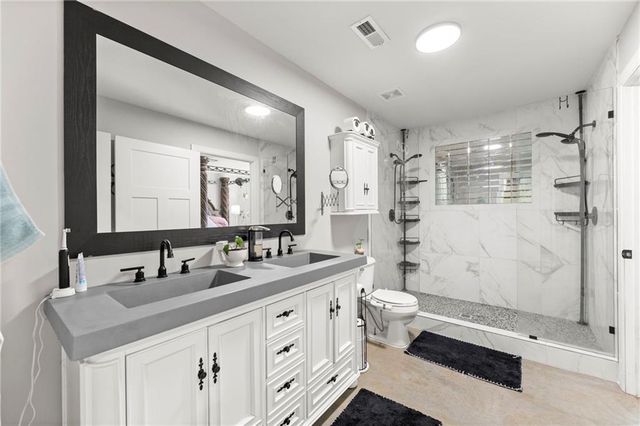 2906 N Twyman Road, Independence, MO 64058