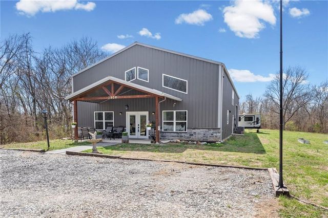 2906 N Twyman Road, Independence, MO 64058