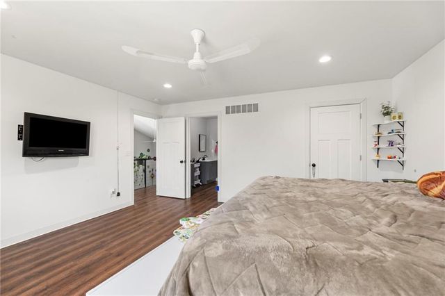 2906 N Twyman Road, Independence, MO 64058