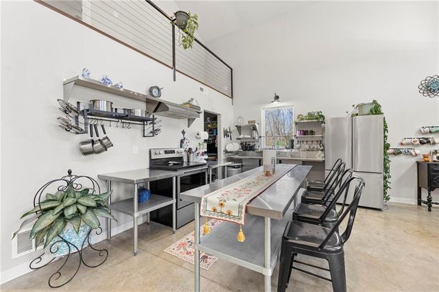 2906 N Twyman Road, Independence, MO 64058