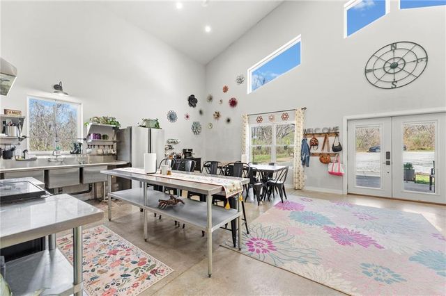 2906 N Twyman Road, Independence, MO 64058