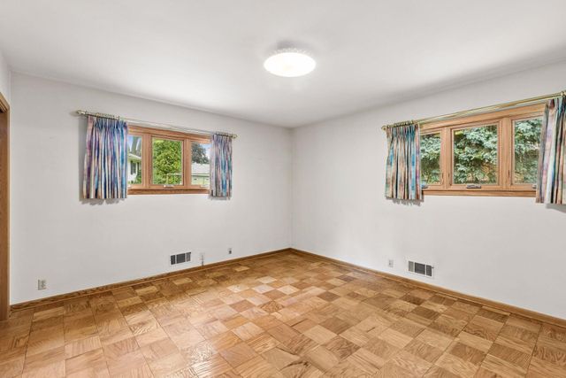 116 Victory Place, South Saint Paul, MN 55075