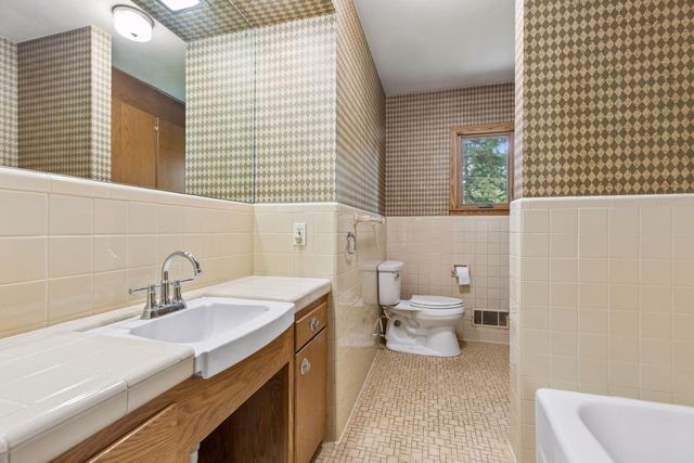 116 Victory Place, South Saint Paul, MN 55075