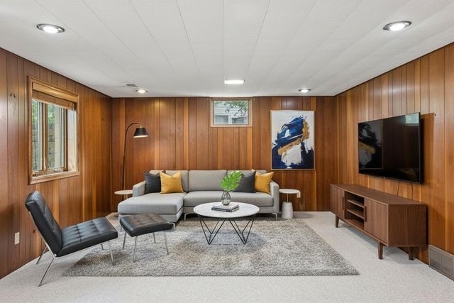 116 Victory Place, South Saint Paul, MN 55075