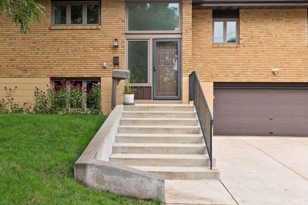 116 Victory Place, South Saint Paul, MN 55075 — photo 4