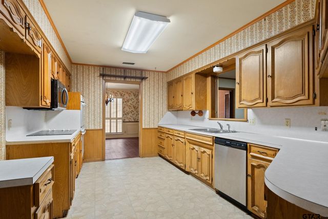 130 Surrey Trail, Tyler, TX 75705