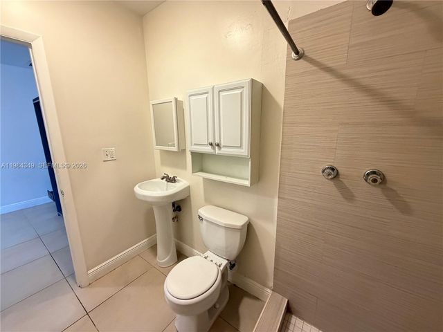 808 NW 19th St D, Fort Lauderdale, FL 33311