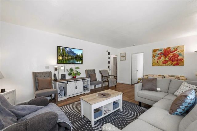 1534 E Broadway, Glendale, CA 91205