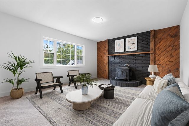 15 S Breault St, Westport, MA 02790