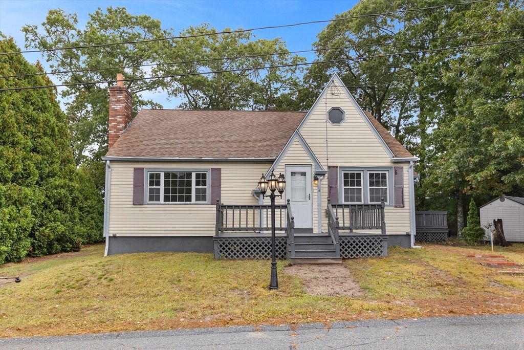 15 S Breault St, Westport, MA 02790