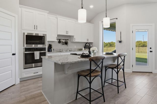 605 Eagle Bend Lane, Burleson, TX 76028