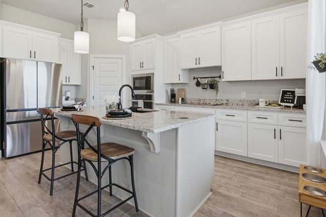 605 Eagle Bend Lane, Burleson, TX 76028