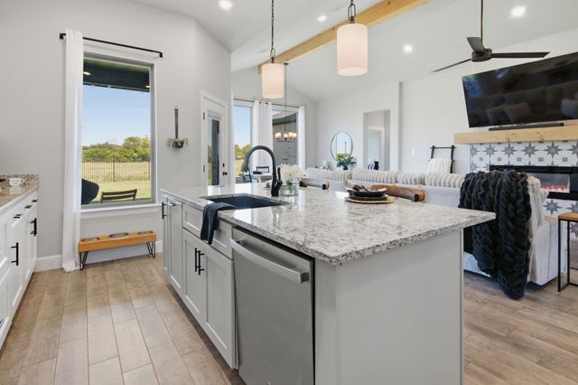 605 Eagle Bend Lane, Burleson, TX 76028