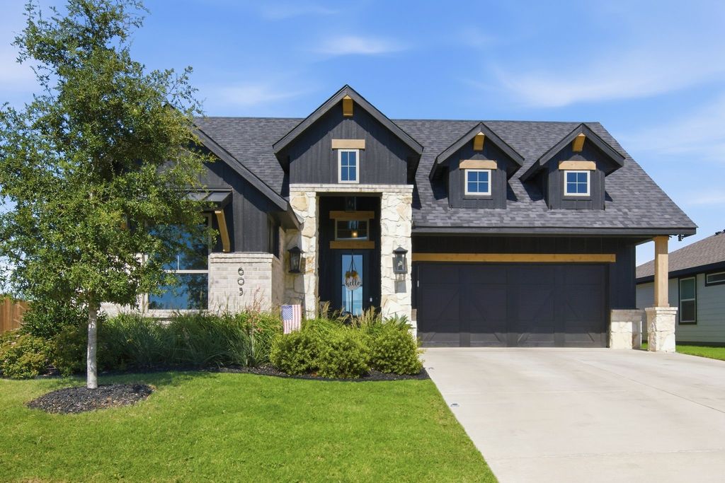 605 Eagle Bend Lane, Burleson, TX 76028
