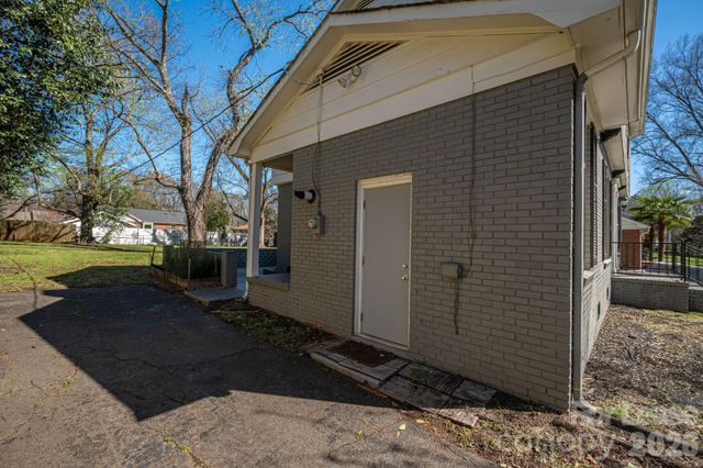 7028 Mapleridge Drive, Charlotte, NC 28210