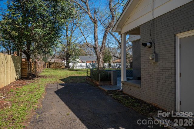 7028 Mapleridge Drive, Charlotte, NC 28210