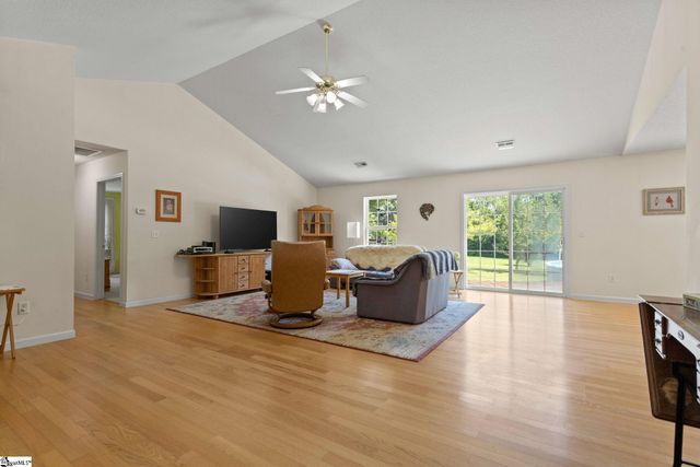 111 Dillard Road, Duncan, SC 29334