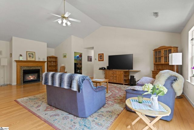 111 Dillard Road, Duncan, SC 29334
