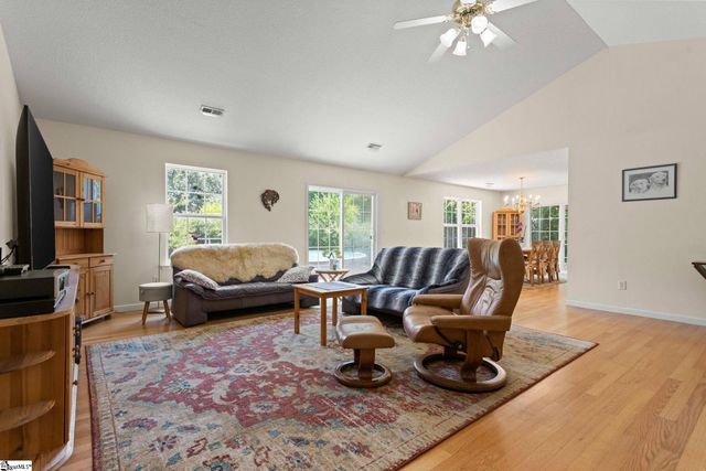 111 Dillard Road, Duncan, SC 29334