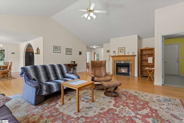 111 Dillard Road, Duncan, SC 29334