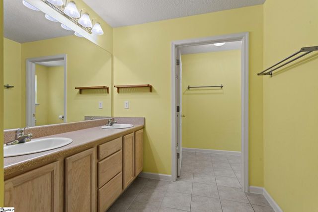 111 Dillard Road, Duncan, SC 29334