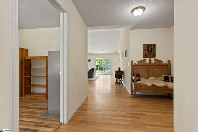 111 Dillard Road, Duncan, SC 29334