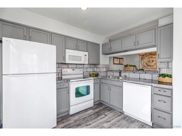 930 Button Rock Dr P85, Longmont, CO 80504