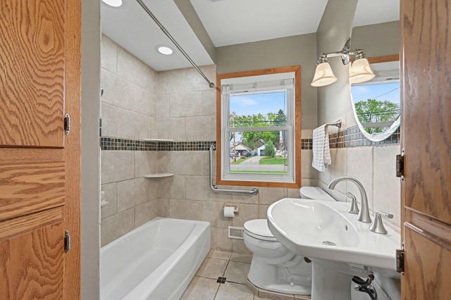 2115 W 105th Street, Bloomington, MN 55431